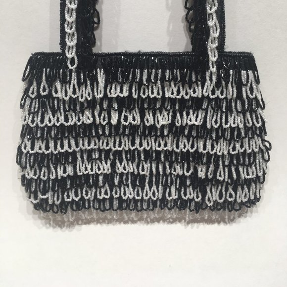 BLACK AND WHITE BEADED FLAPPER STYLE BAG - Picture 8 of 15